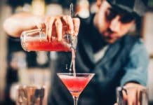 In zehn Cocktails um die Welt: Die besten Rezepte gegen Fernweh copyright: Envato / stockcentral