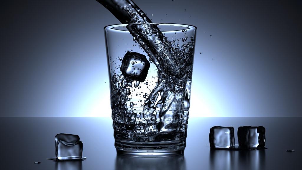 Bei der Hitze sollte man unbedingt ausreichend trinken. copyright: pixabay.com