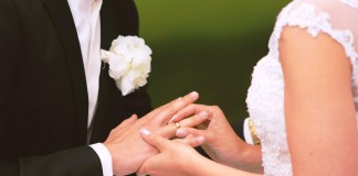Die beliebtesten Hochzeits-Monate sind von Juni bis September copyright: hochzeitsfotograf / pixelio.de