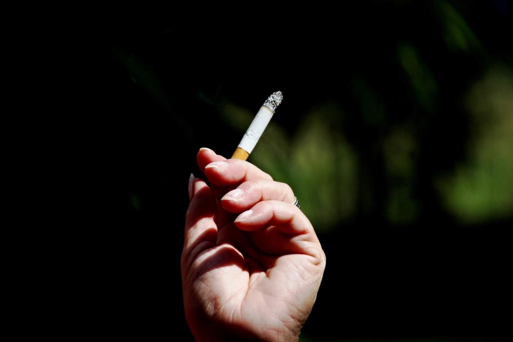 Risiken des Rauchens für Frauen größer als für Männer copyright: Rainer Brückner  / pixelio.de