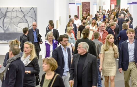 Über 60.000 Kunstinteressierte (2015: rund 56.000), darunter zahlreiche Top-Sammler, Kuratoren und Museumsleute aus Deutschland, Europa und aus Übersee besuchten die wichtigste deutsche Kunstmesse.  copyright: Koelnmesse