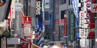 Verkehrsprobleme in der Innenstadt werden auch zum verkaufsoffenen Sonntag am 4. Dezember erwartet. - copyright: Andreas Möltgen / KölnTourismus GmbH