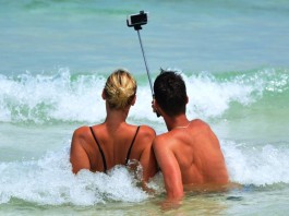 Ein Selfie im Urlaub bedeutet Gefahr fürs Zuhause copyright: pixabay.com