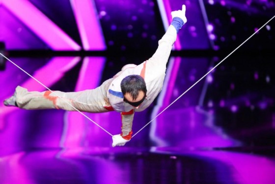 Taras Hoi aus der Ukraine präsentiert Akrobatik auf dem Schleppseil.   Alle Infos zu "Das Supertalent" im Special bei RTL.de: http://www.rtl.de/cms/sendungen/das-supertalent.html - Foto: RTL / Stefan Gregorowius
