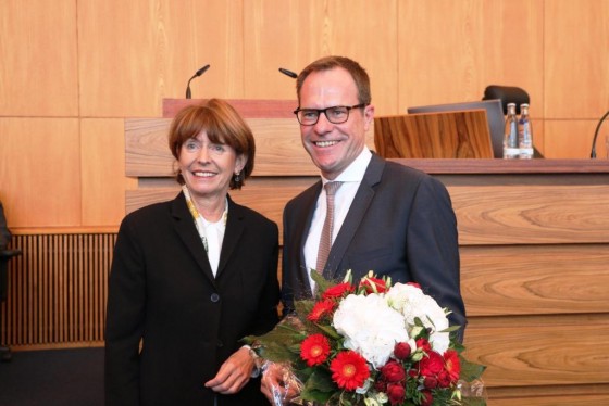 Kölns neuer Stadtdirektor Dr. Stephan Keller mit Oberbürgermeisterin Henriette Reker - copyright: Stadt Köln / Costa Belibasakis