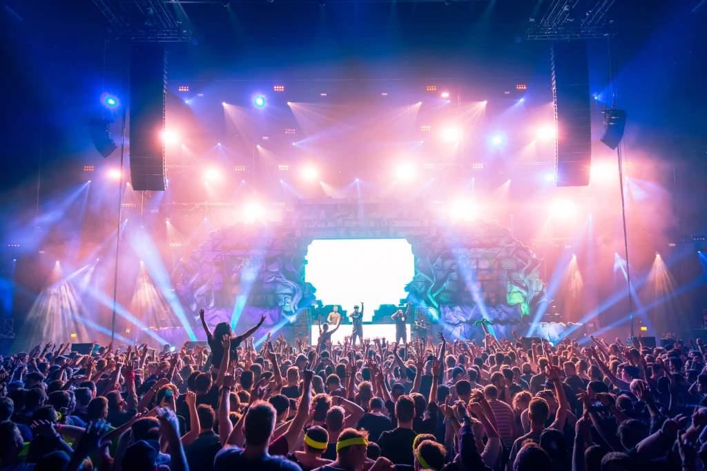 Die internationale DJ-Elite mit Dyro, Nicky Romero, Yellow Claw sollte die Turntables beim Titania Festival in der Kölner LANXESS arena bedienen - copyright: PR