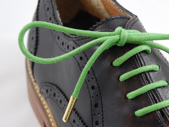 Konfigurieren Sie Ihre Schuhe mit farbigen Senkeln - copyright: www.toffster.com