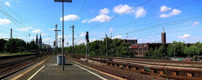 10ZentnerBombe am Bahnhof Deutz in Köln erfolgreich