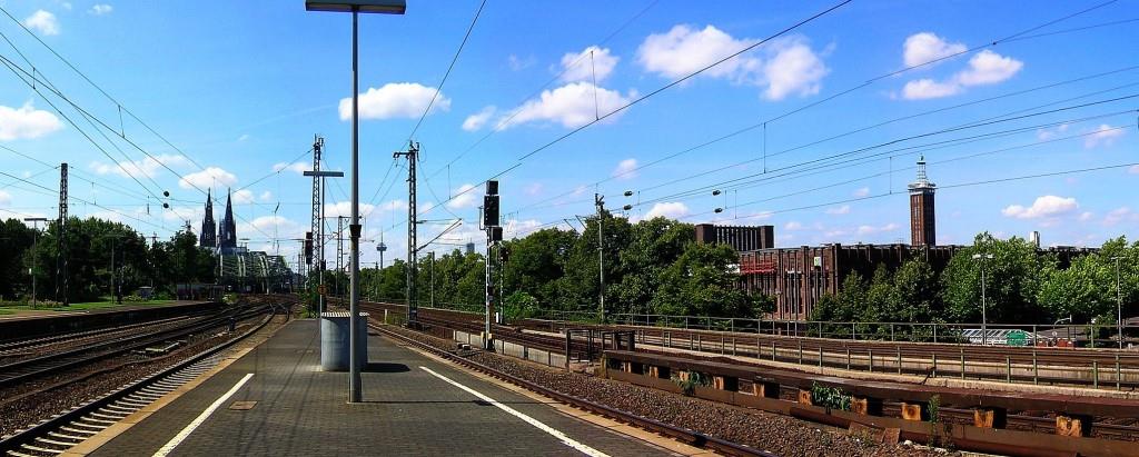 Sperrungen für den Bahn- und Zugverkehr ab 15 Uhr - copyright: Rudi / pixelio.de