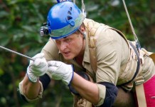 Tag 9 im Dschungelcamp: Jens und Marc hängen in der Dschungelprüfung in den Seilen und Markus Majowkski muss gehen Tag 9 im Dschungelcamp: Jens und Marc hängen in der Dshungelprüfung in den Seilen und Markus Majowkski muss gehen - Foto: RTL Alle Infos zu Ich bin ein Star - Holt mich hier raus! im Special bei RTL.de