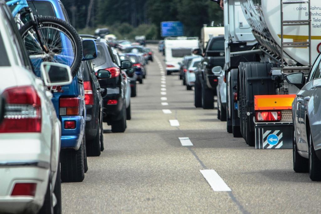 Kölner Autofahrer stehen 71 Stunden im Jahr im Stau - copyright: pixabay.com
