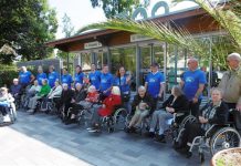 Ford Freiwillige besuchen mit Senioren der Sozial-Betriebe-Köln den Kölner Zoo. - copyright: Ford-Werke GmbH