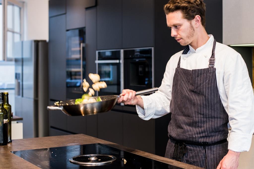 Spaß am Kochen und gemütliches Beisammensein stehen im Mittelpunkt und sorgen für ein unvergessliches Erlebnis! - copyright: Kochfabrik Köln über Event Inc