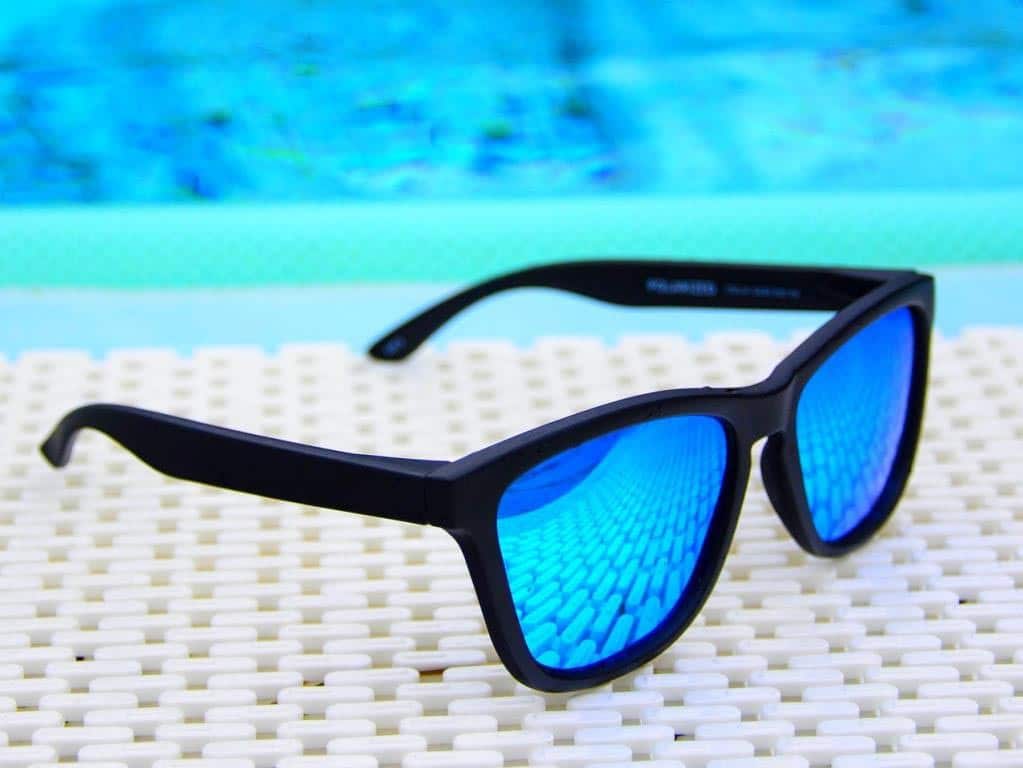 Große Marken setzen verstärkt auf bunt eingefärbte Gläser bei Sonnenbrillen. copyright: pixabay.com