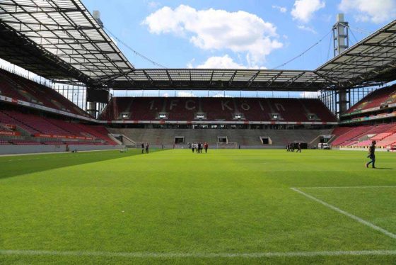 Die Heimstätte des 1. FC Köln soll an Karneval zum jecken und corona-konformen Hof des Dreigestirns werden.