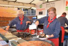 Frische Muscheln, leckere Fischspezialitäten und guter Wein beim Muschelfest in Köln - copyright: Gritt Ockert, Nieke Veranstaltungen