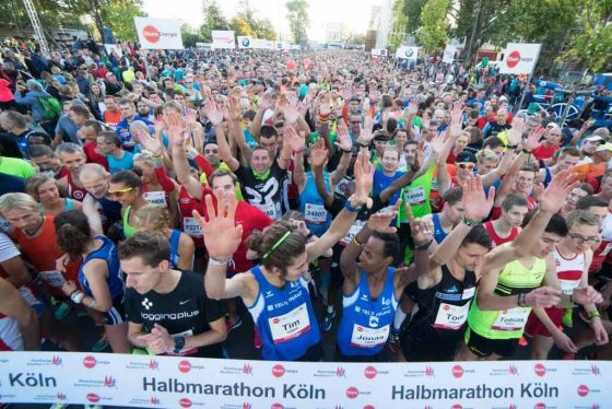 Der Startbereich in Köln-Deutz - copyright: Norbert Wilhemi / Köln Marathon