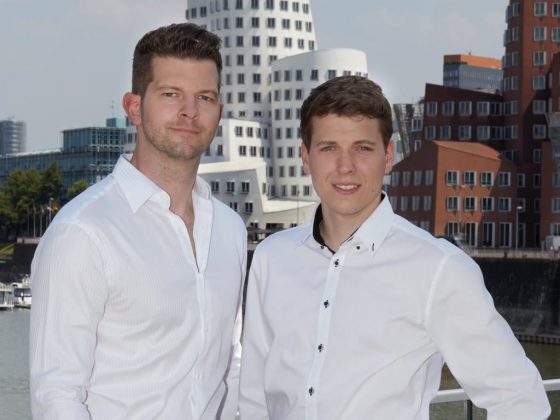 Die beiden Cognigy-Gründer Philipp Heltewig (links) und Sascha Poggemann (rechts)