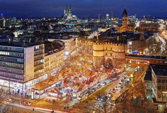 Das Nikolausdorf am Rudolfplatz in Köln ist ein Weihnachtsmarkt für die ganze Familie. copyright: Dieter Jacobi / KölnTourismus GmbH