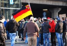 Polizei geht gegen rechtsextreme Hooligans am Ebertplatz in Köln vor copyright: CityNEWS / Laudenberg (Archivbild)