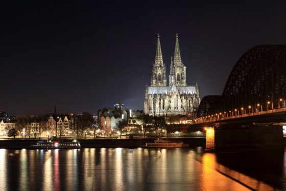 Die Hotel-Preise in Köln sind eher "feier-unfreundlich". copyright: pixabay.com