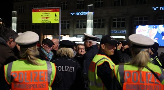 Auch die Bundespolizei mit dem Einsatzschwerpunkt am Kölner Hauptbahnhof ist zufrieden mit dem Einsatzverlauf. copyright: CityNEWS / Thomas Pera