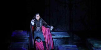 Musical Tanz der Vampire feiert Premiere in Köln: Der Graf lädt zum Mitternachtsball copyright; CityNEWS / Thomas Pera