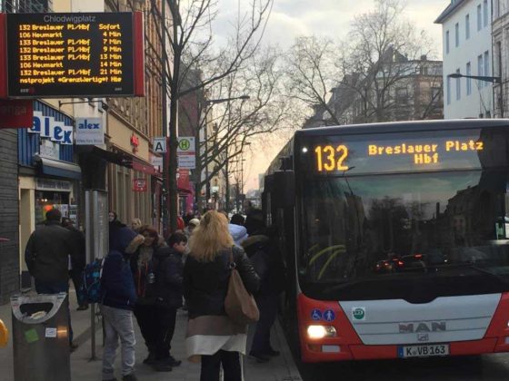 Auch auf den KVB-Bus-Linien gibt an Weiberfastnacht 2020 Änderungen im Fahrplan. copyright: Stephan Anemüller / Kölner Verkehrs-Betriebe AG