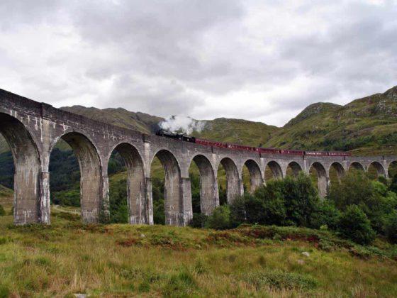 Glenfinnan Viadukt und Jacobite Steam Train copyright: pixabay.com