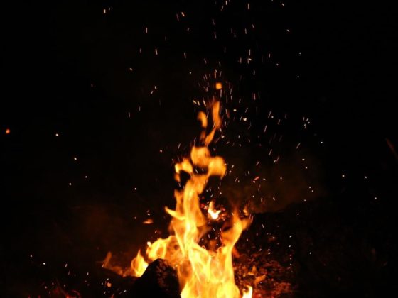 Die Nubbelverbrennung wird traditionell am Karnevalsdienstag durchgeführt. copyright: pixabay.com
