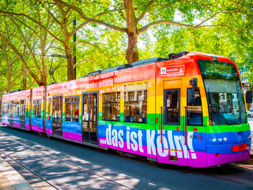 Regenbogen-Bahn der KVB zum ColognePride 2019 in Köln copyright: KVB / Christoph Seelbach