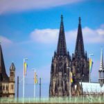 Stadt Köln schmückt die Brücken wieder im Zeichen des Regenbogens. copyright: CityNEWS