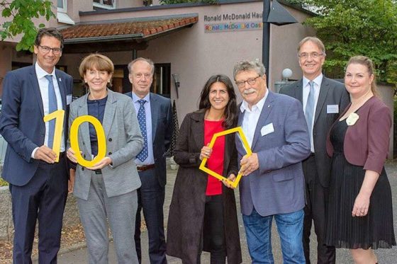 Rund 75 Gratulanten kamen zum Jubiläum des Ronald McDonald Haus n Köln. copyright: McDonald’s Kinderhilfe Stiftung