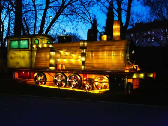 Ein leuchtendes Comeback feierte die Lokomotive auf dem Spielplatz. copyright: CityNEWS