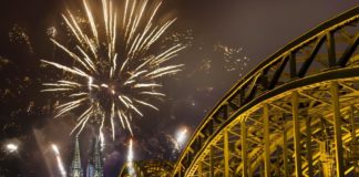 Solch ein Feuerwerk-Spektaktel wird in Köln dieses Silvester wohl nicht stattfinden.
