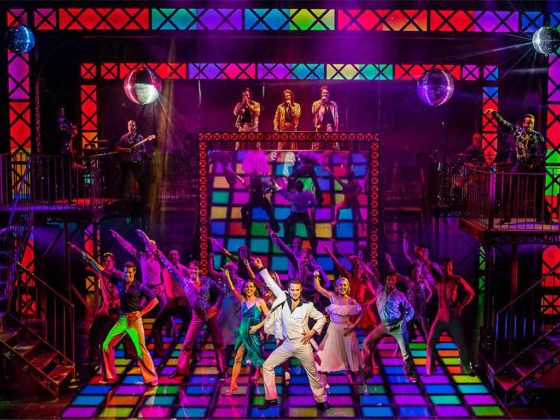 Das Kult-Musical "Saturday Night Fever" lädt vom 17.03. – 29.03.2019 zum Tanz in die Rheinmetropole. copyright: Pamela Raith