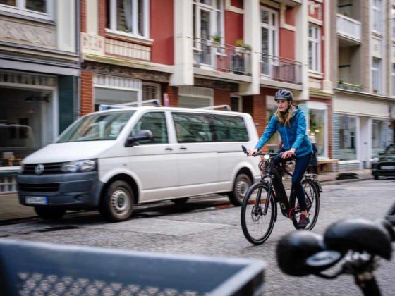 Sportlich mit dem E-Bike durch die City copyright: pd-f / Sebastian Hofer