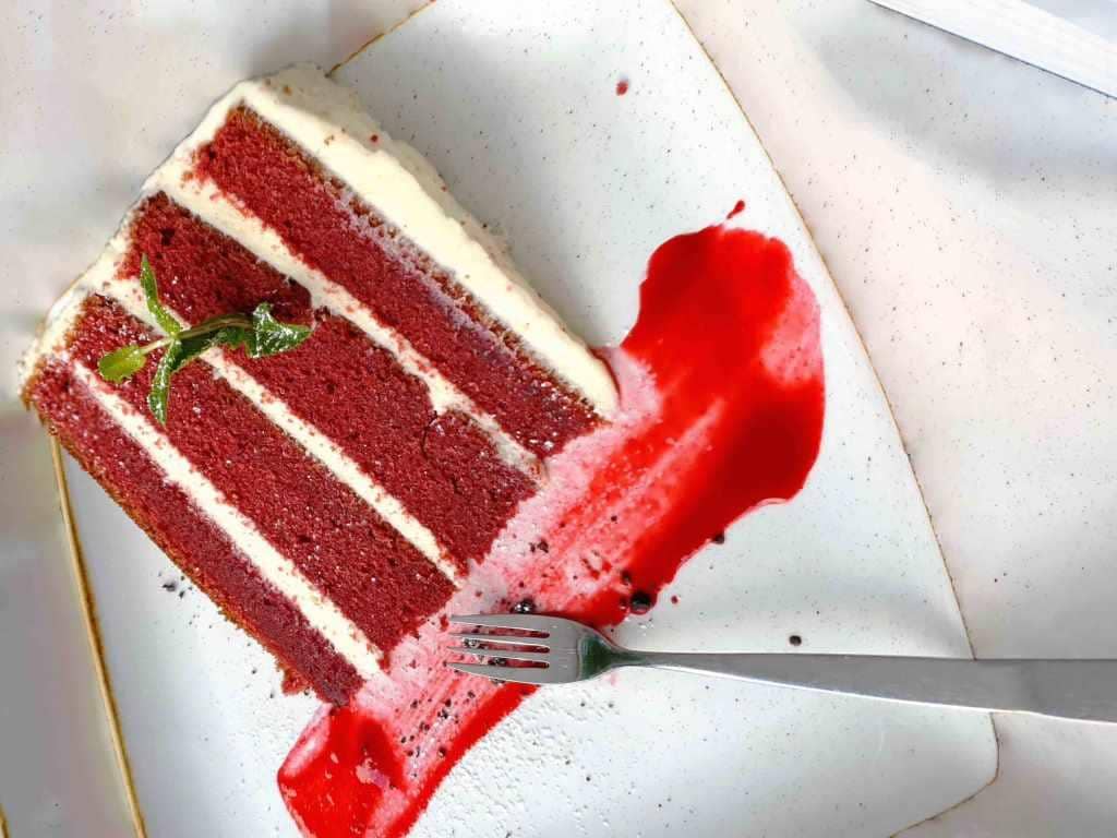 Als Dessert ein riesiges Stück Red Valvet Cake macht den Restaurantbesuch perfekt! copyright: CityNEWS