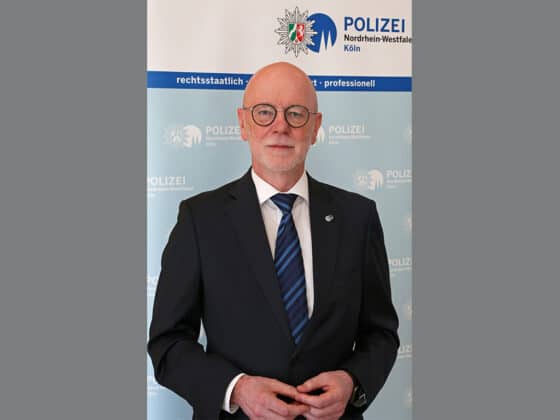 Auch Kölns Polizeipräsident Uwe Jacob zieht eine positibe Bilanz zur Sessionseröffnung in Köln am 11.11.2020. (Archivbild)