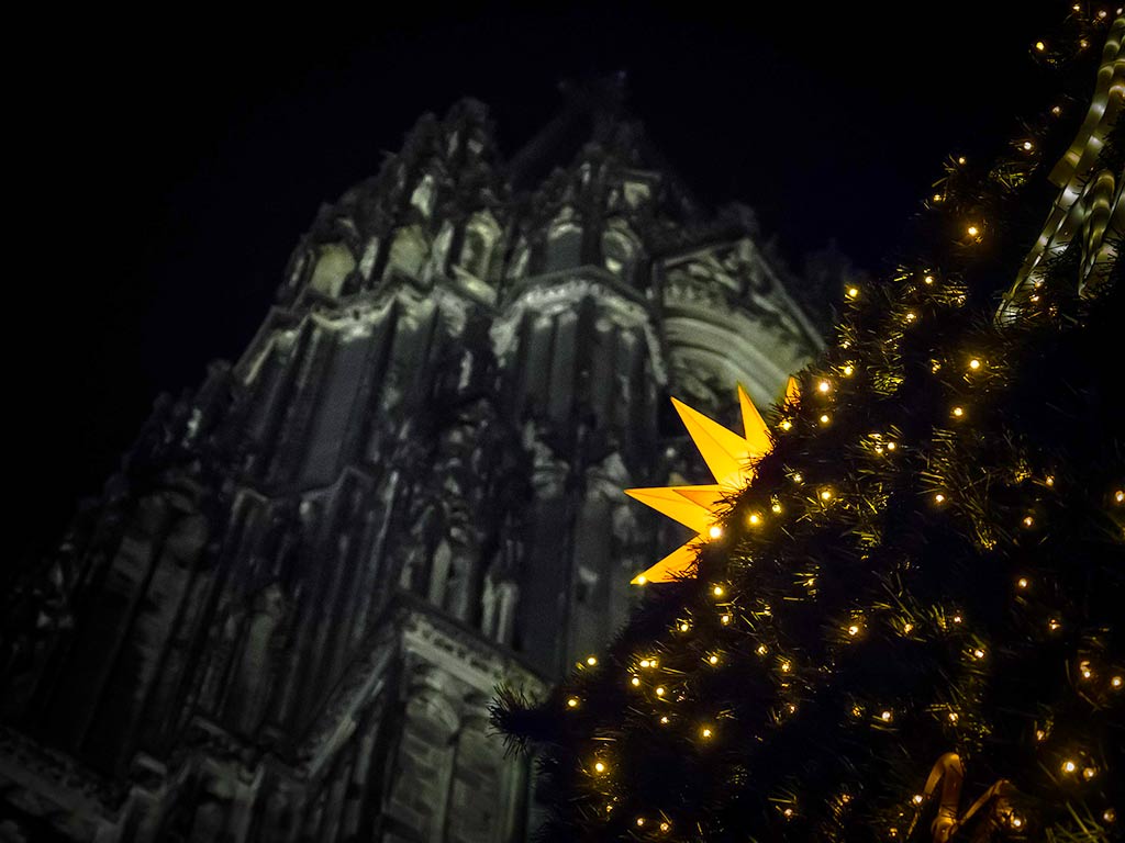 Hier können Sie an Weihnachten im Kölner Dom live dabei sein!
