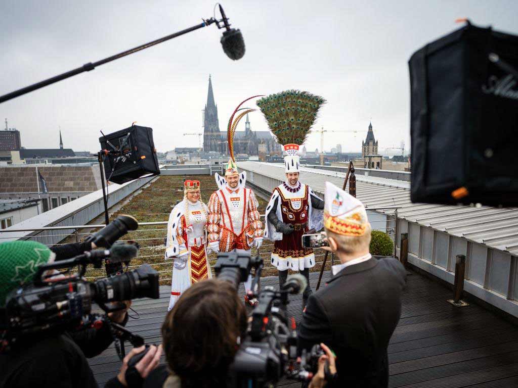 Das WDR Fernsehen zeigt die Proklamation des Kölner Dreigestirns 2021 als kölschen Film.