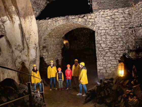 30 Meter unter der Bierbrauerstadt Mendig in der Eifel befinden sich die imposanten Lava-Keller.