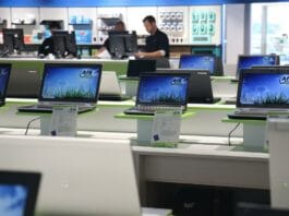 AfB social & green IT-Shop bietet „refurbished“ Computer und Smartphones an und schont somit die Umwelt.