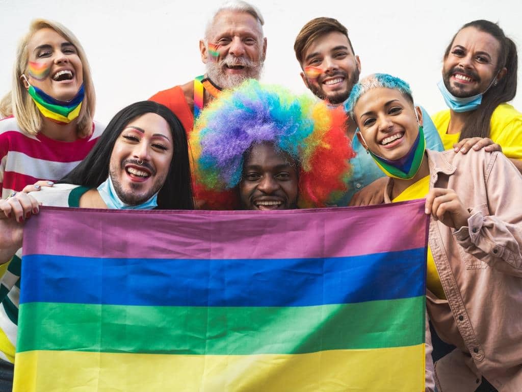 Das Motto des ColognePride 2021 lautet: Für Menschenrechte. Viele. Gemeinsam. Stark."