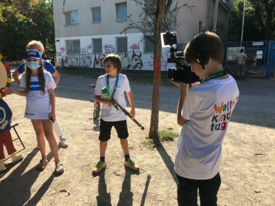 Zwölf Kinder und Jugendliche fragen im Rahmen einer Kinderreporter-Aktion bei Kölner Initiativen nach, welche Rechte sie haben.