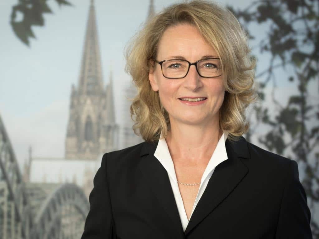 Annett Polster, Geschäftsführerin von Stadtmarketing Köln, äußerte Erleichterung nach dem Beschluss.
