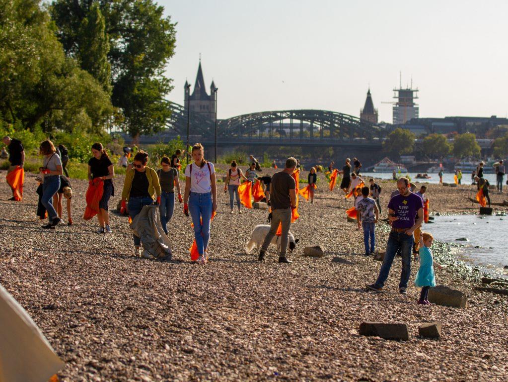 Bei der Aktion "Rhein Clean up 2019" haben verschiedene Vereine zwischen Basel und den Niederlanden etwa 400 Tonnen Abfall gesammelt. Nun hat der Verein K.R.A.K.E.  das Pilotprojekt "Müllfalle" ins Leben gerufen.