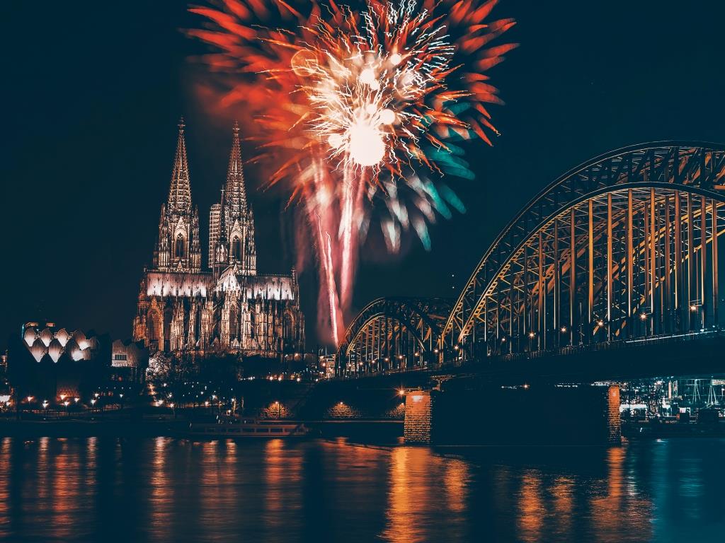 In Köln gilt an Silvester 2021 / 2022 ein Feuerweks-und Böllerverbot in der Domstadt.