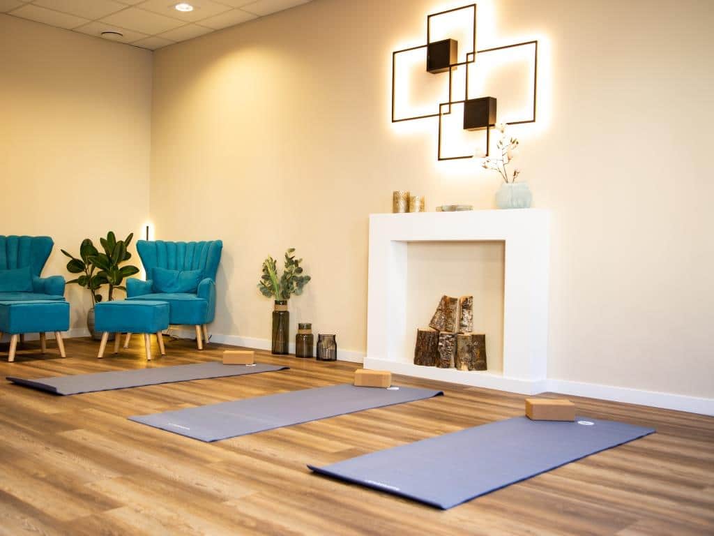 In den Abendstunden verwandelt sich der Tagungsraum im Cameko in ein Yogastudio.