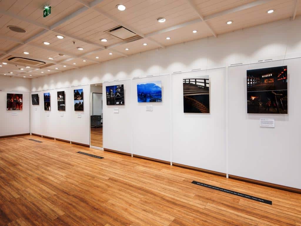 Der UNIQLO Store auf der Hohe Straße in Köln zeigt aktuell eine Fotoausstellung zu den Meisterwerken der japanischen Holzarchitektur.